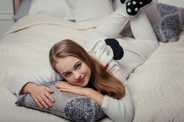 how to prevent bed bug bites while sleeping wearing pajamas